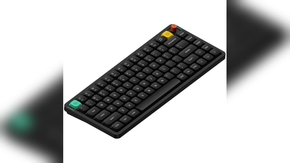 Schwarze mechanische Tastatur mit farbigen Akzenttasten. Kompaktes Design. gadget8.de